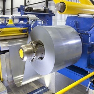 باز کردن رول های فولاد در شرکت صنعت متال  