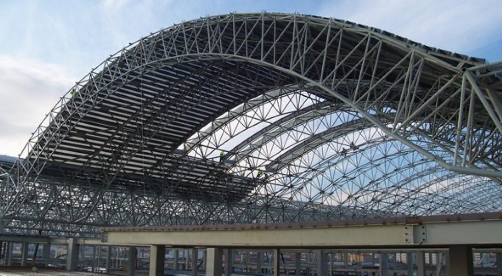 بررسی ویژگی های سازه های فلزی و مزایای آن